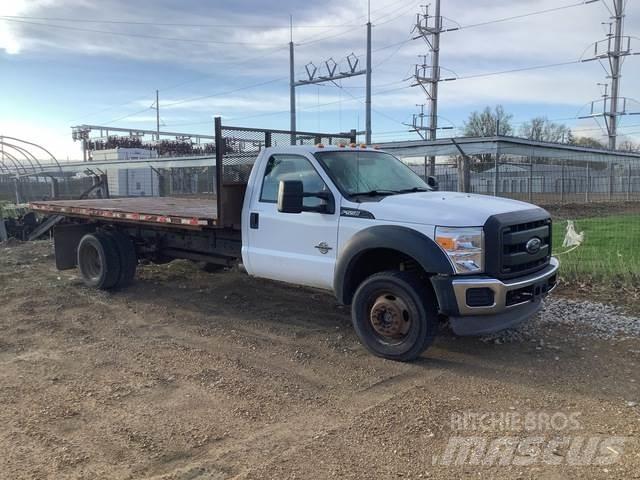 Ford F-550 Camion plateau