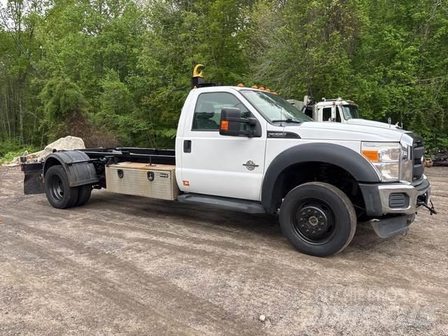 Ford F-550 Camion ampliroll