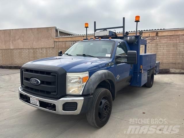 Ford F-550 Utilitaire benne