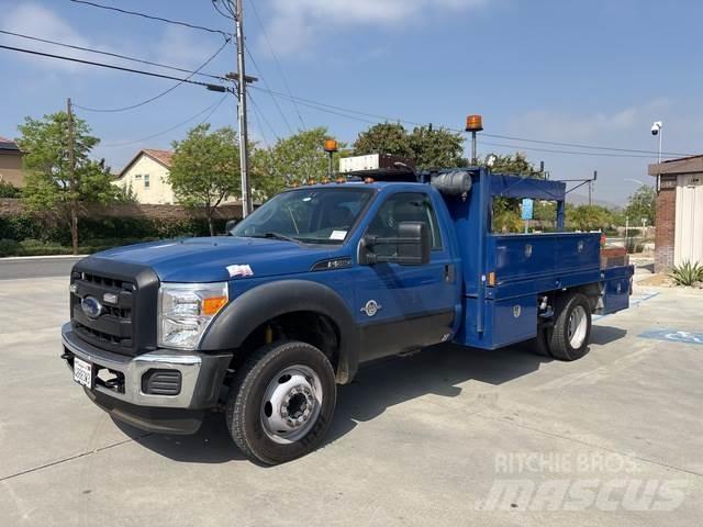 Ford F-550 Utilitaire benne