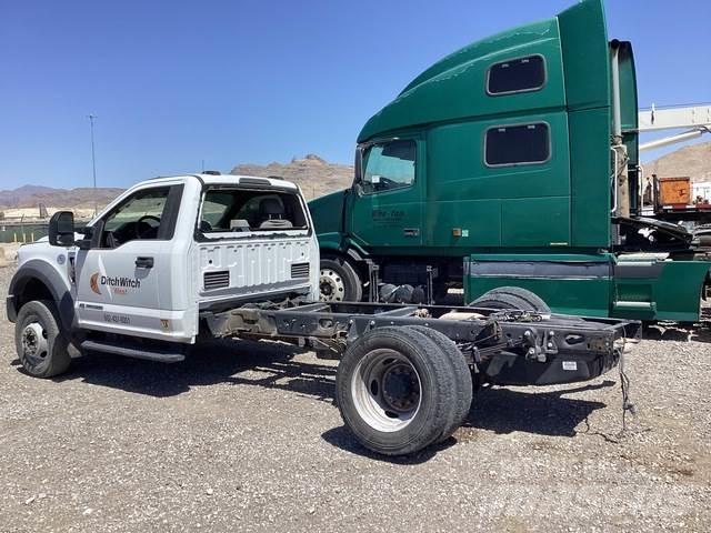 Ford F-550 Cabines