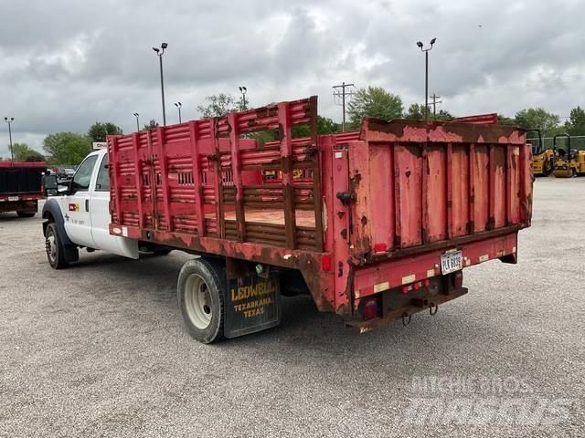 Ford F-550 Camion plateau