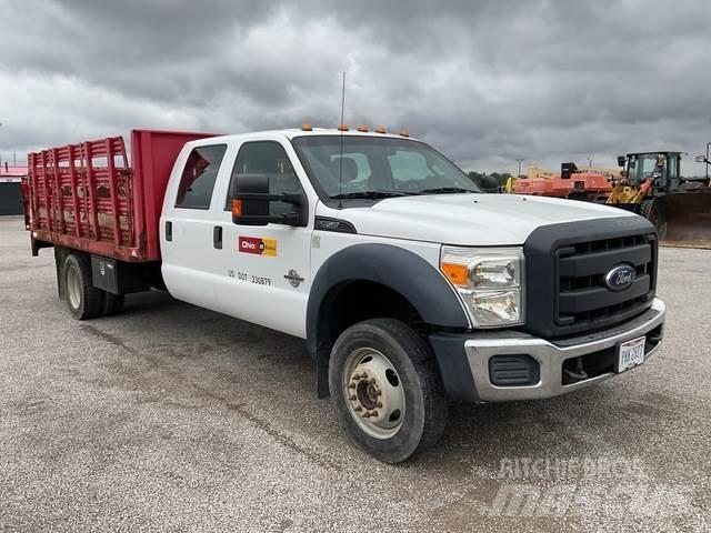 Ford F-550 Camion plateau