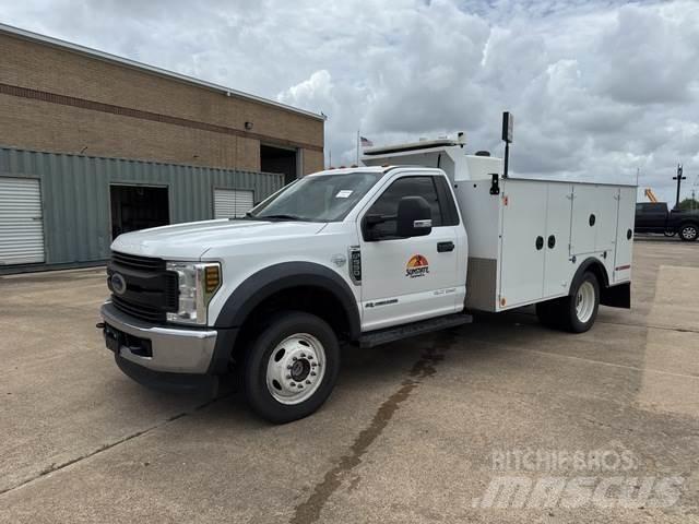 Ford F-550 Camions et véhicules municipaux