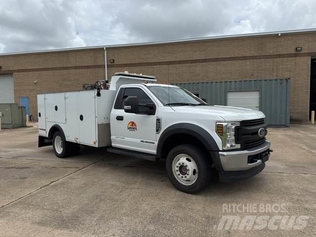Ford F-550 Camions et véhicules municipaux