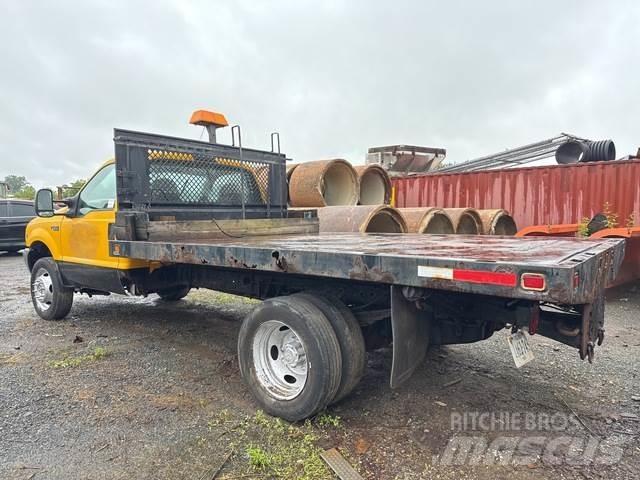 Ford F-550 Camion plateau