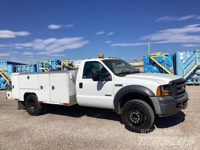 Ford F-550 Utilitaire benne