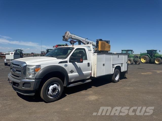 Ford F-550 Camions et véhicules municipaux