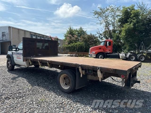 Ford F-550 Camion plateau