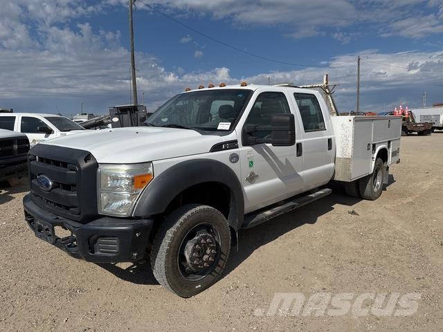 Ford F-550 Utilitaire benne