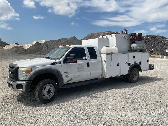 Ford F-550 Motrici cisterna