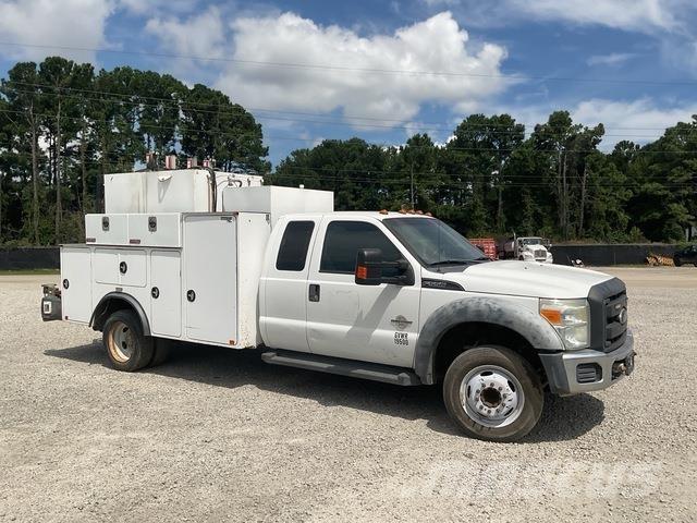 Ford F-550 Motrici cisterna