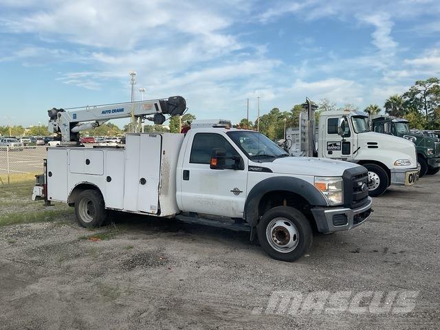 Ford F-550 Camions et véhicules municipaux