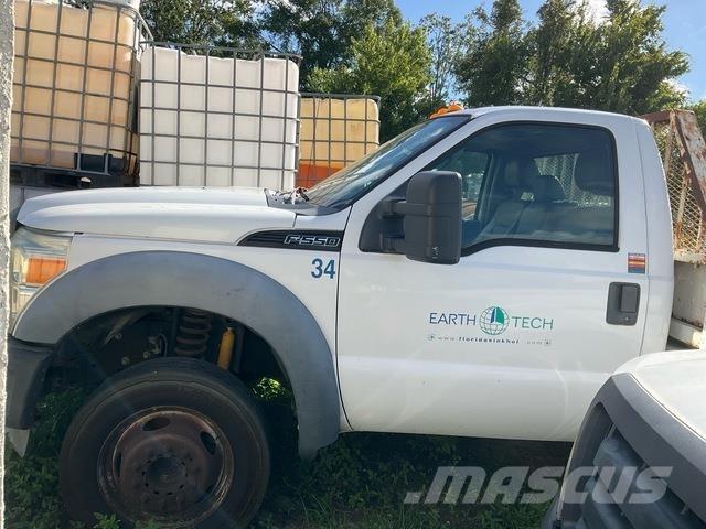 Ford F-550 Camion plateau