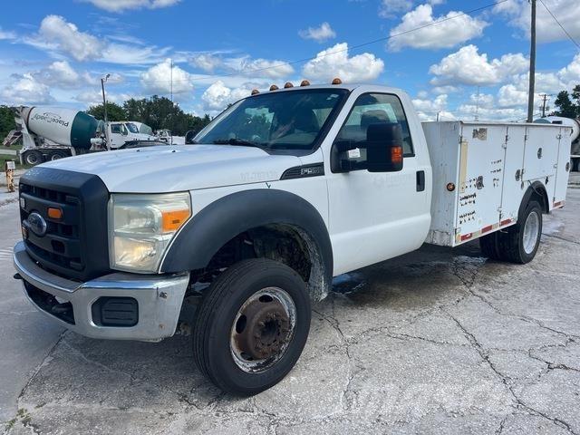 Ford F-550 Camions et véhicules municipaux