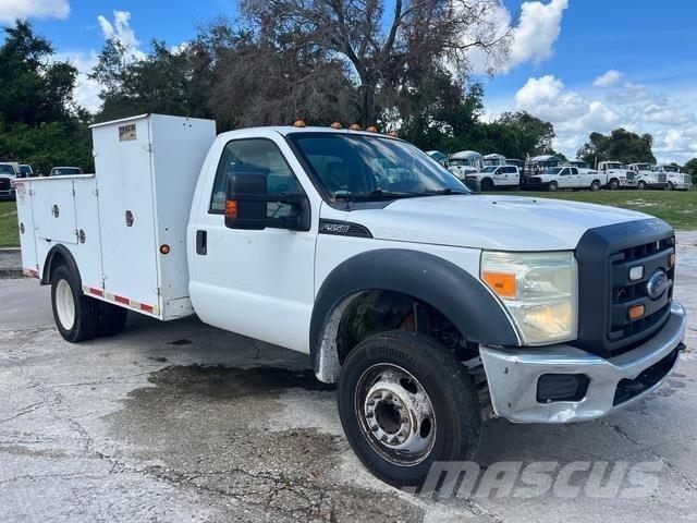 Ford F-550 Camions et véhicules municipaux