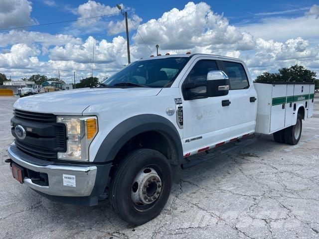 Ford F-550 Utilitaire benne