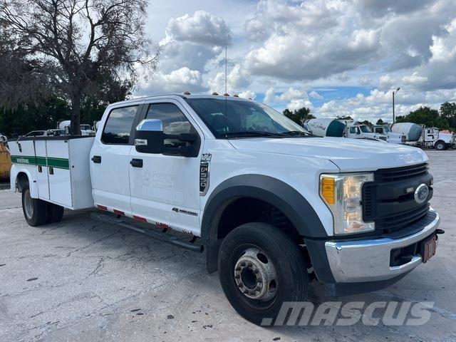 Ford F-550 Utilitaire benne