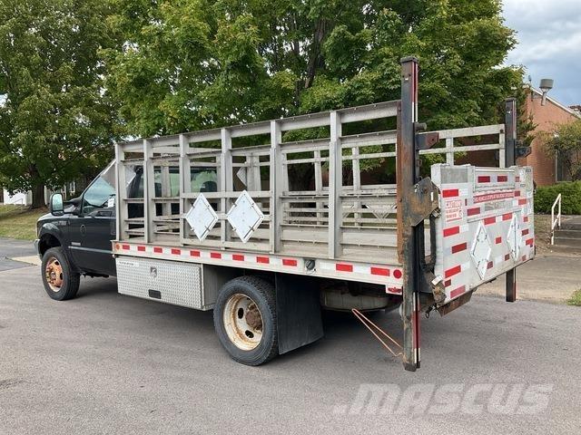 Ford F-550 Camion plateau