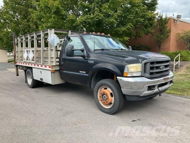 Ford F-550 Camion plateau