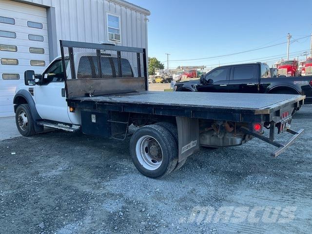 Ford F-550 Camion plateau