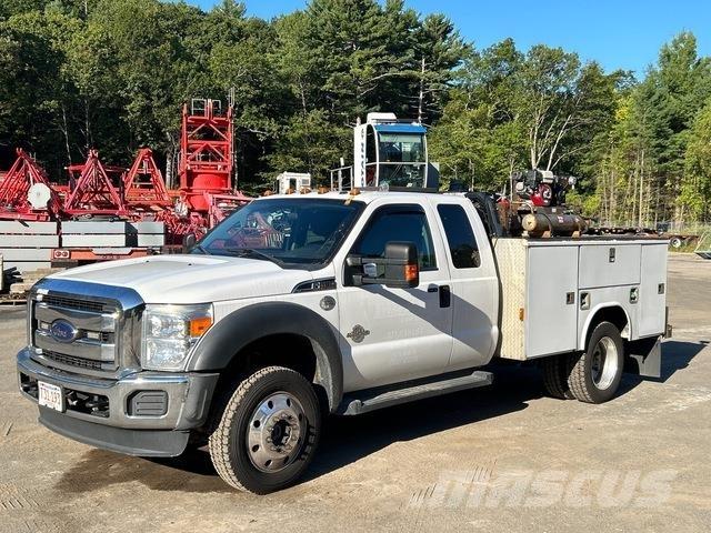 Ford F-550 Utilitaire benne