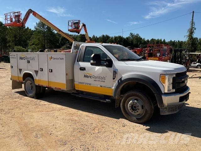 Ford F-550 Camions et véhicules municipaux