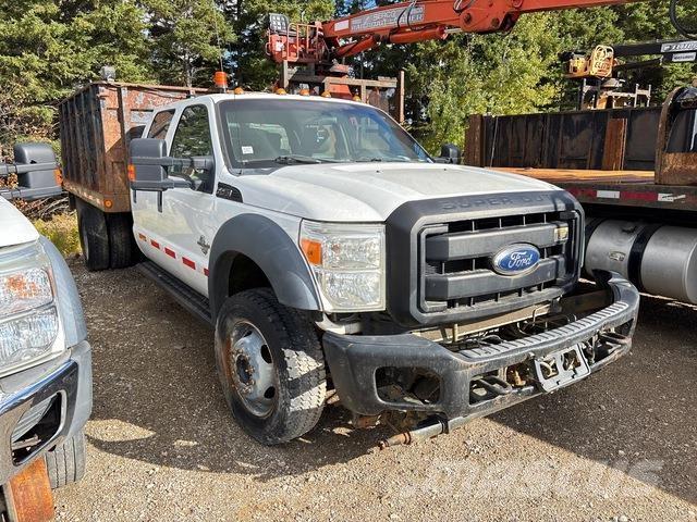 Ford F-550 Camion plateau