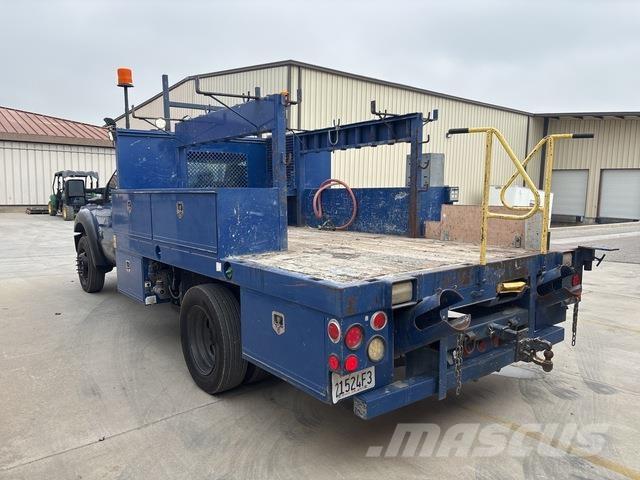 Ford F-550 Utilitaire benne