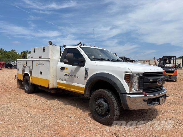 Ford F-550 Motrici cisterna