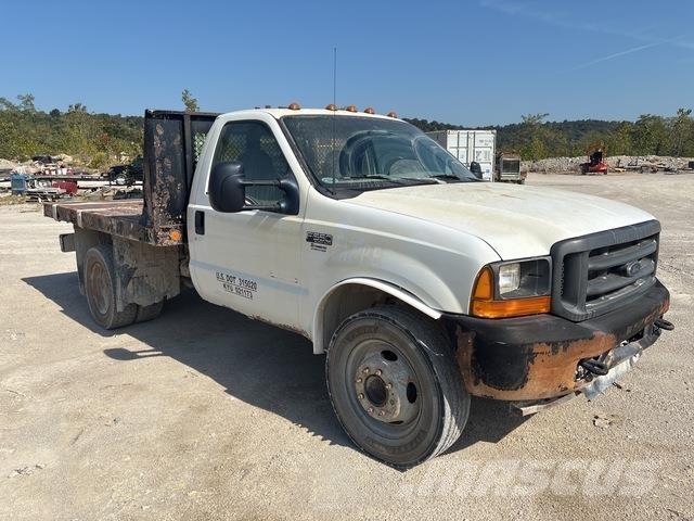 Ford F-550 Camion plateau