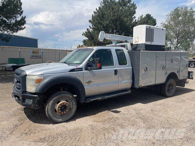 Ford F-550 Camions et véhicules municipaux