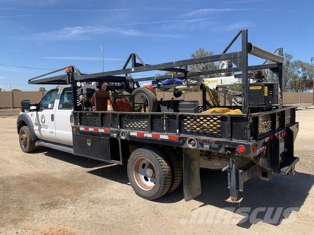 Ford F-550 Camions et véhicules municipaux