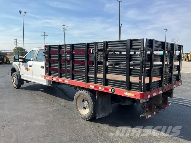 Ford F-550 Camion plateau
