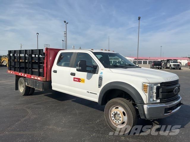 Ford F-550 Camion plateau