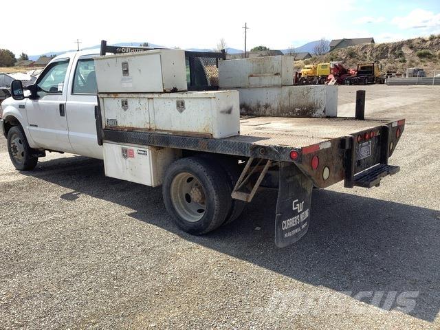 Ford F-550 Camion plateau