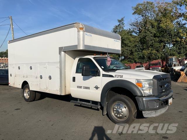 Ford F-550 Motrici cisterna