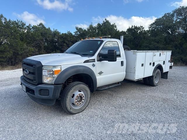 Ford F-550 Utilitaire benne
