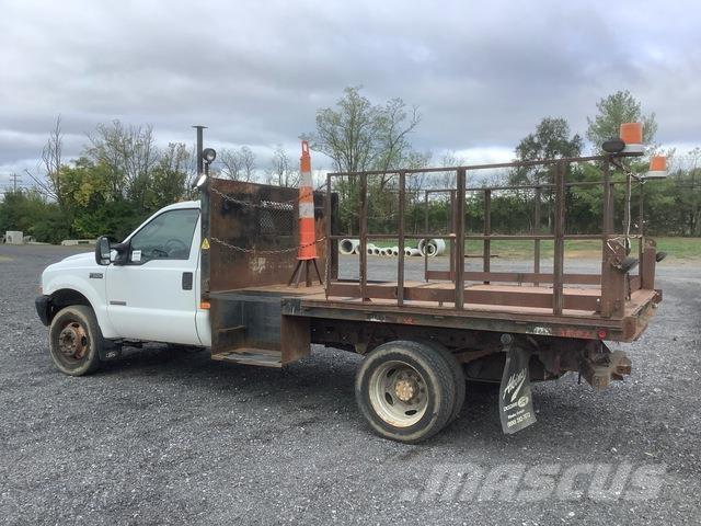 Ford F-550 Camion plateau