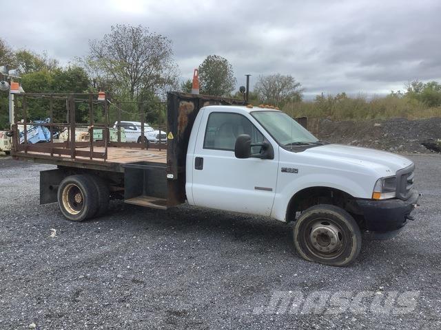 Ford F-550 Camion plateau