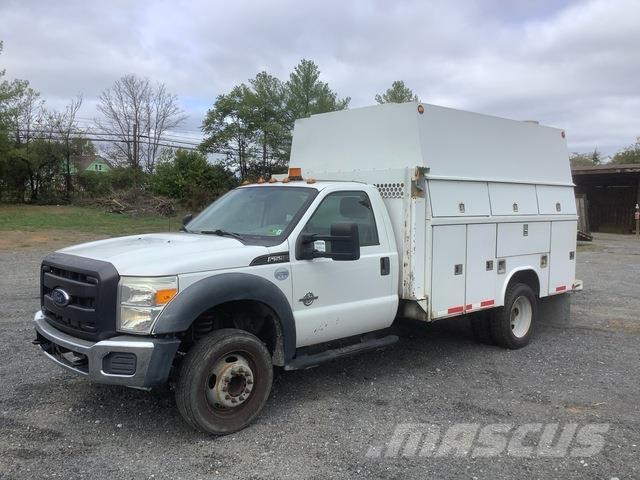 Ford F-550 Utilitaire benne