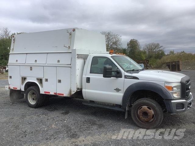Ford F-550 Utilitaire benne