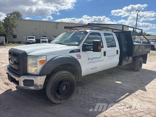 Ford F-550 Camion plateau