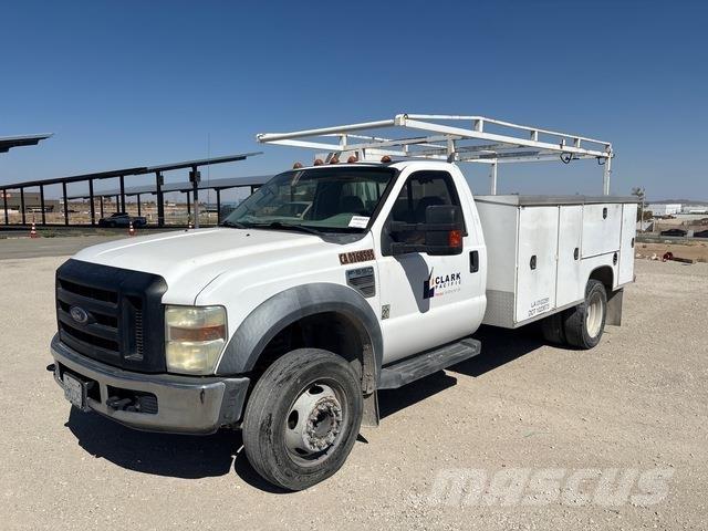 Ford F-550 Utilitaire benne