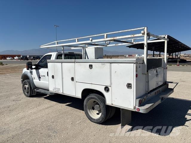 Ford F-550 Utilitaire benne
