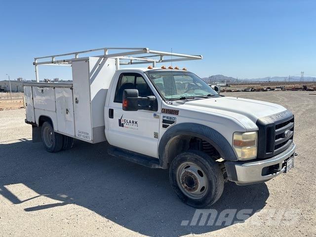Ford F-550 Utilitaire benne