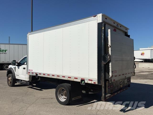 Ford F-550 Camion Fourgon