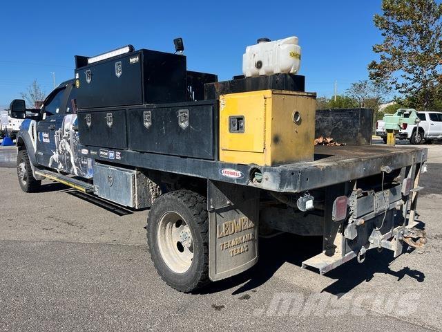 Ford F-550 Camion plateau