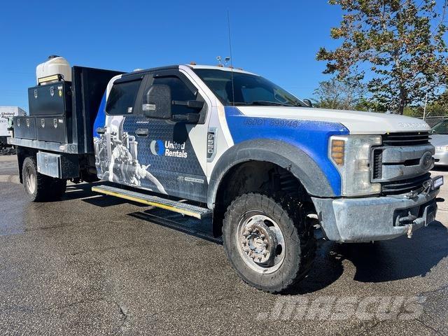 Ford F-550 Camion plateau