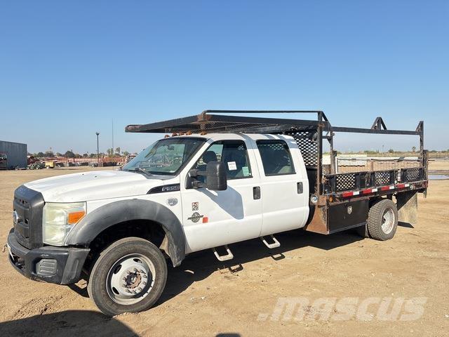 Ford F-550 Camion plateau